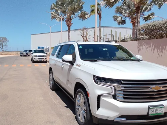 White Chevrolet Suburban for a private transfer from Los Cabos Airport to Los Barriles